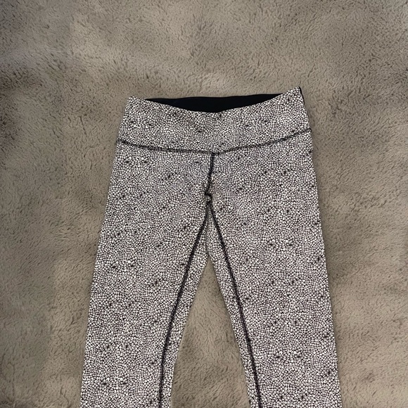 Lululemon Leggings - Picture 6 of 9